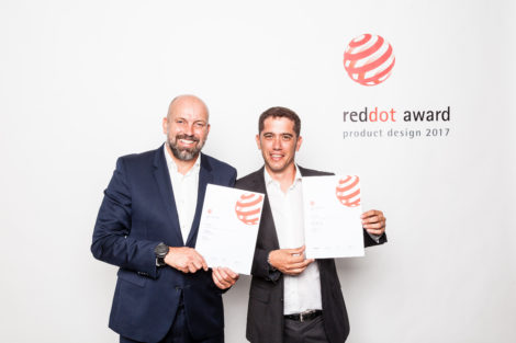 SMART MONITORS RED DOT AWARD WINNER